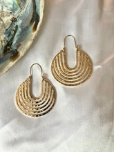 Load image into Gallery viewer, Making Waves Earrings
