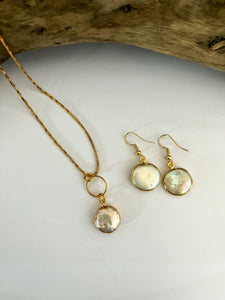 Pearl Droplet Dangle Earrings